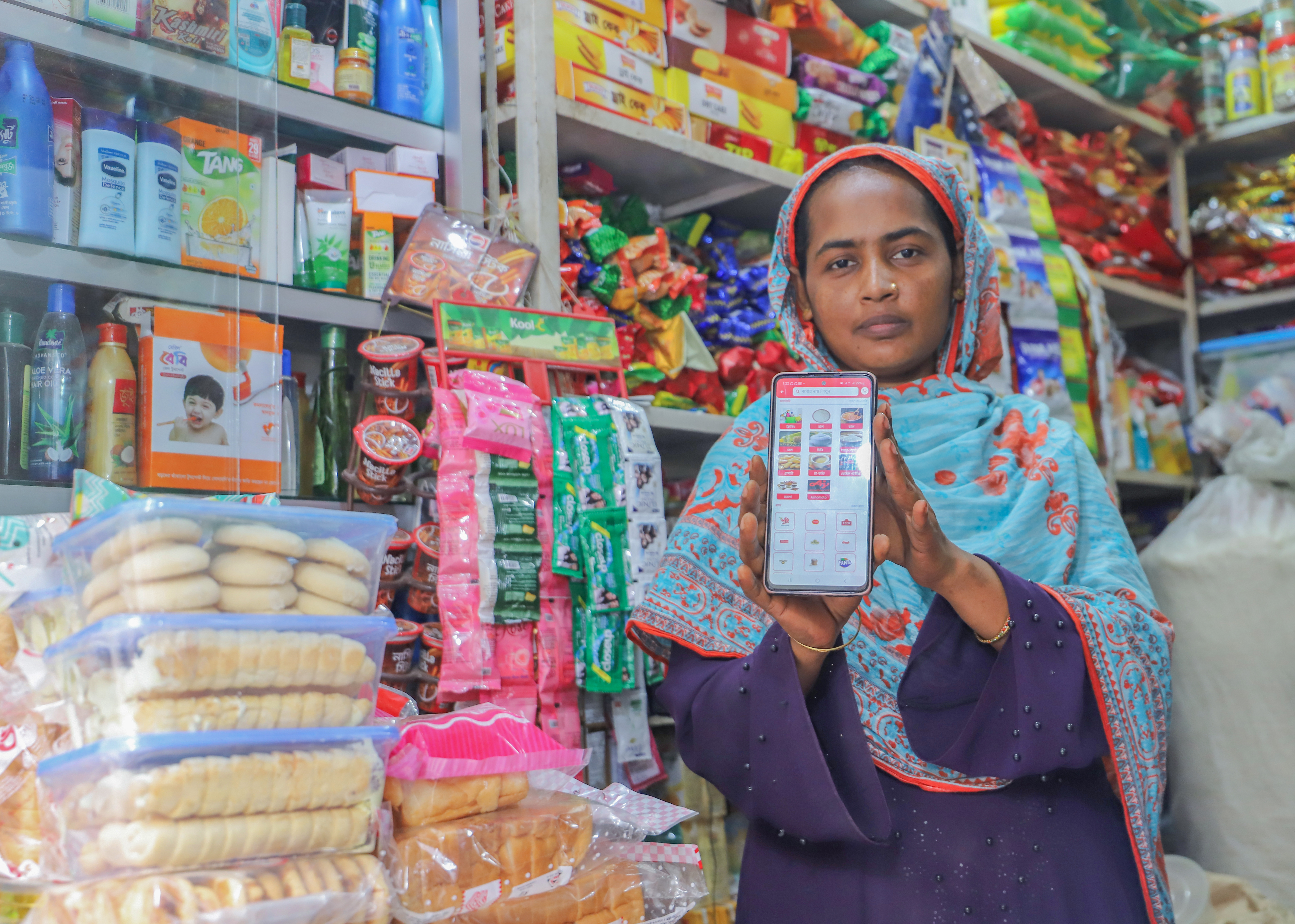 Retailer using the PriyoShop app for product sourcing